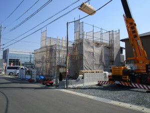 4月27日　JA太子店前モデルハウス上棟
