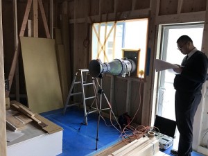 『 岸原建築日記 』・・・気密測定にて。～福崎町～