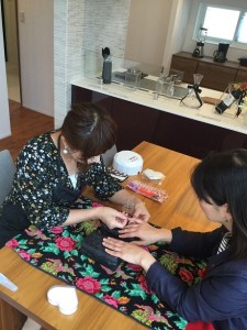 オリジナルネイルチップ作り教室を開催しました！