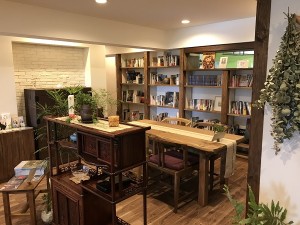 素敵なBOOKカフェ『かるも まみお』さん