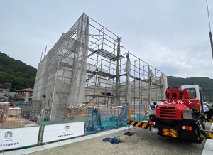 梅雨の日の晴れ！T様邸、上棟工事が始まりました！