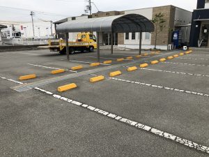『 岸原建築日記 』･･･ 駐車場の保全作業