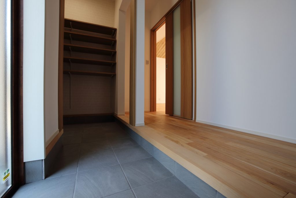 平屋のように暮らせる２階建ての家
