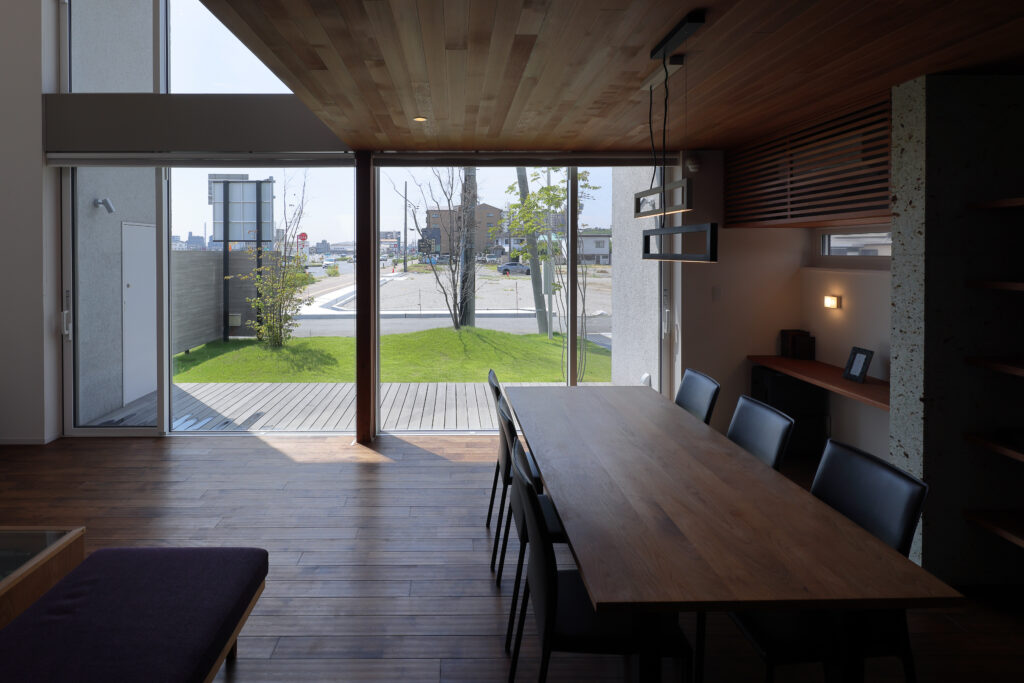 山の日に考える「自然と暮らす家」｜無垢床ときれいな空気にこだわる丸尾建築