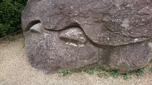 亀石